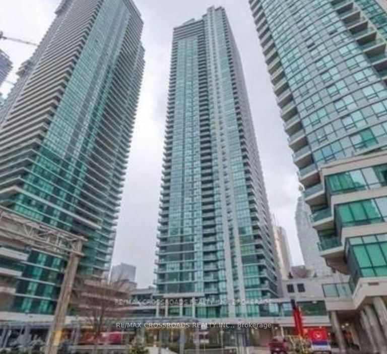 home for lease on 2403-18 Harbour Street