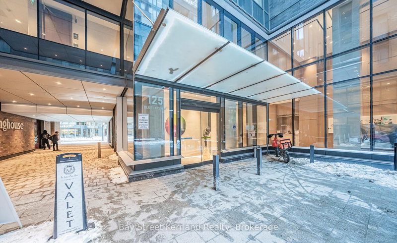 1502 - 125 Blue Jays Way, Toronto, M5V 0C4 | Image 3