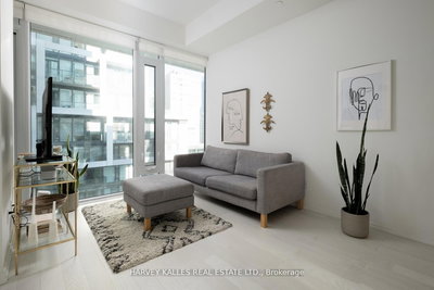 941 - 8 Hillsdale Ave | Toronto | Image