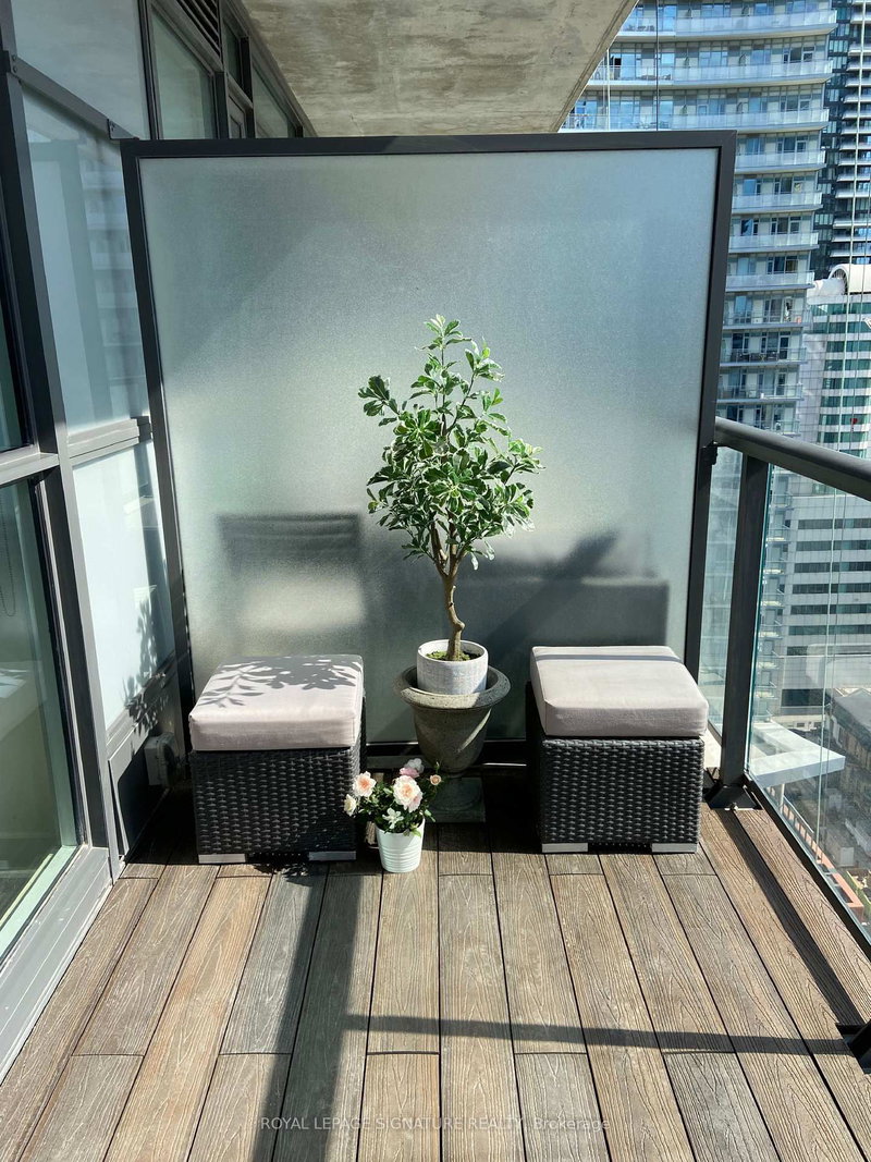 1902 - 290 Adelaide St W, Toronto, M5V 0P3 | Image 3