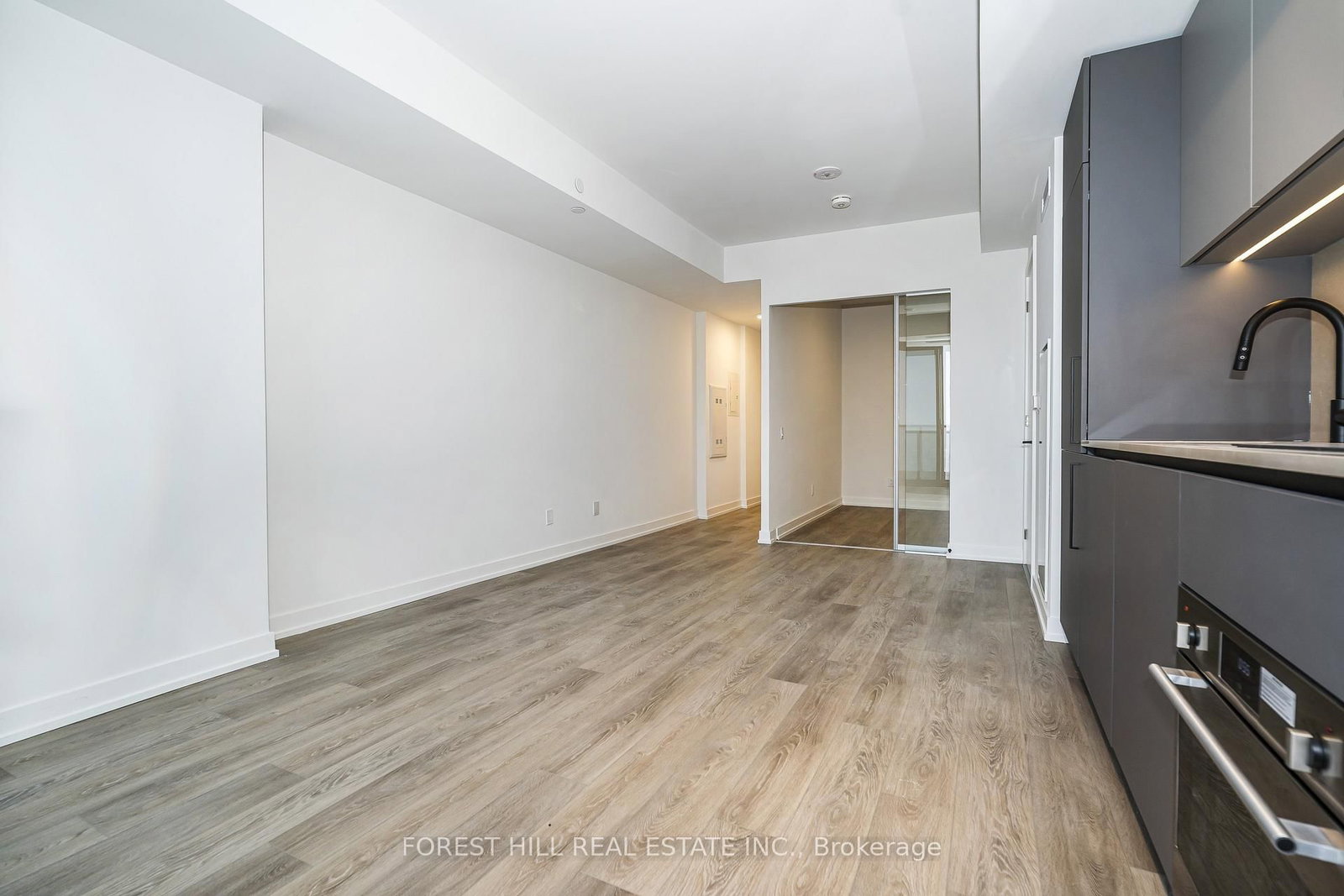 35 Parliament Street, Unit 2413 - Photo 4