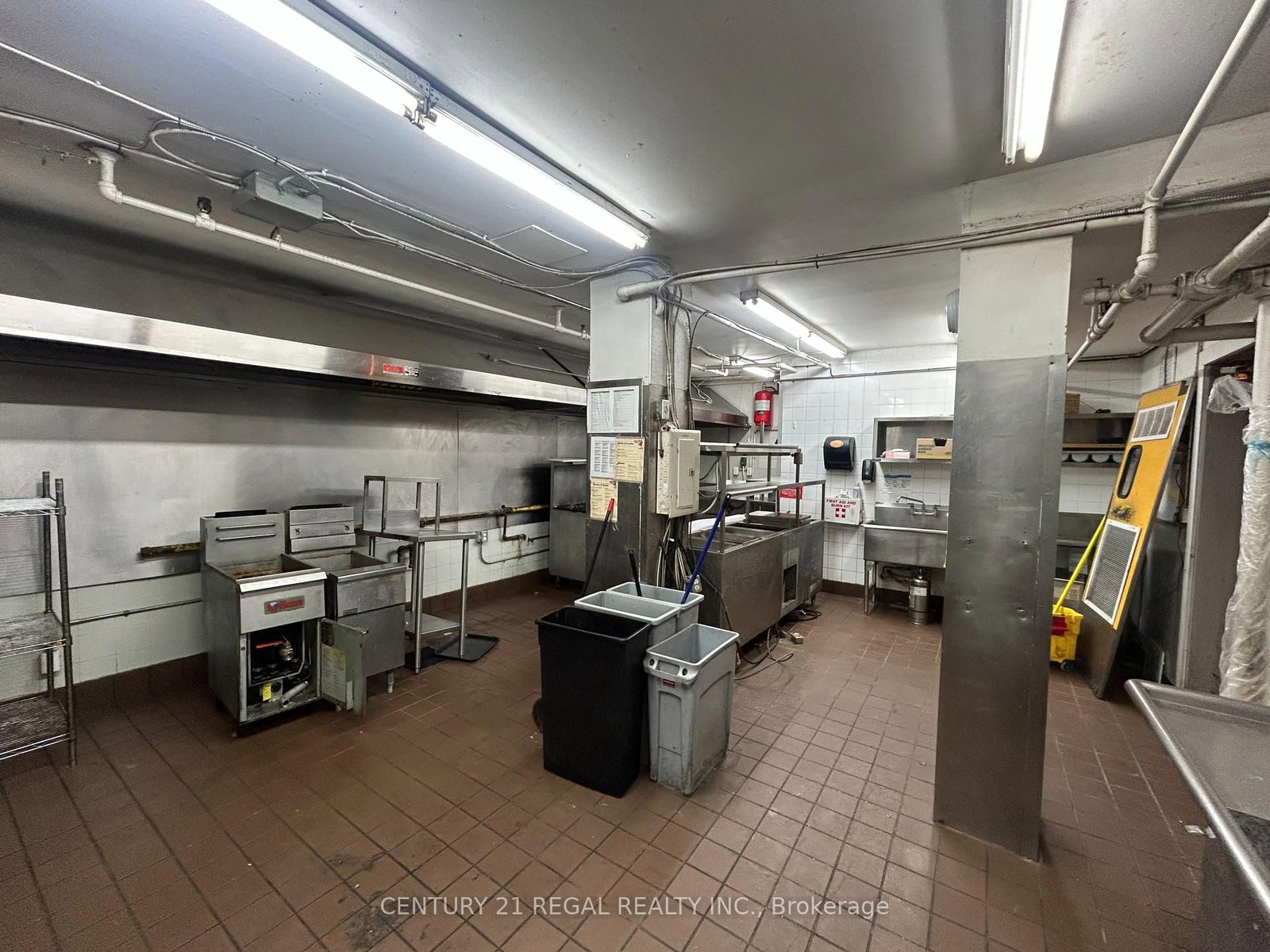 182 Dupont Street - Photo 13