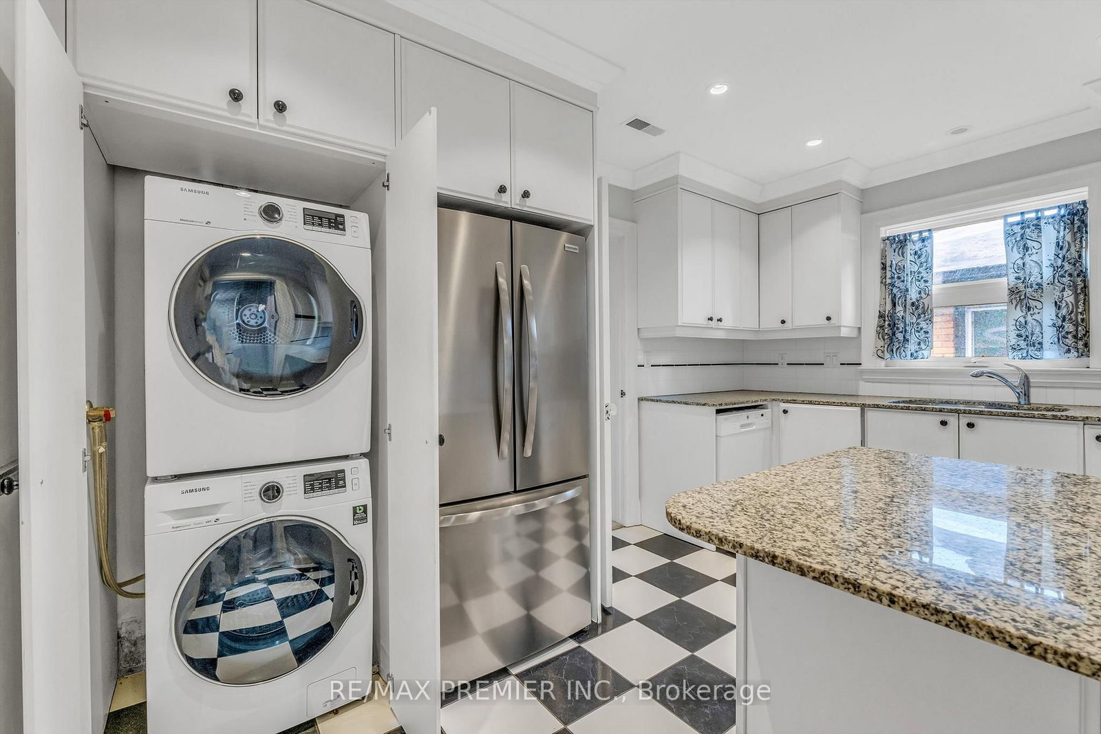 Detached House for lease at 2nd Floor-5 Killarney Road, Toronto, Ontario, M5P 1L7 - Forest Hill South - MLS: C12812530