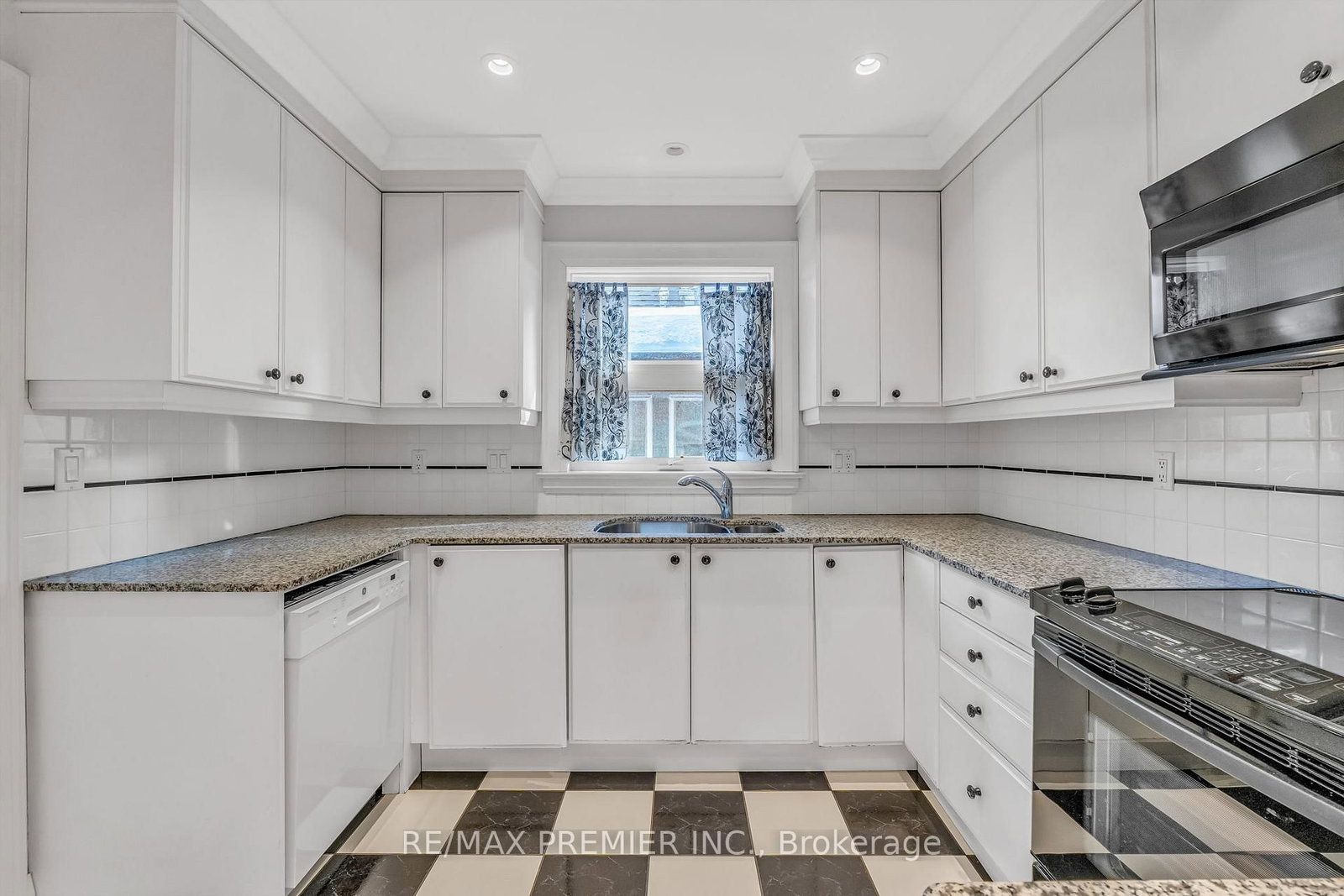 Detached House for lease at 2nd Floor-5 Killarney Road, Toronto, Ontario, M5P 1L7 - Forest Hill South - MLS: C12812530