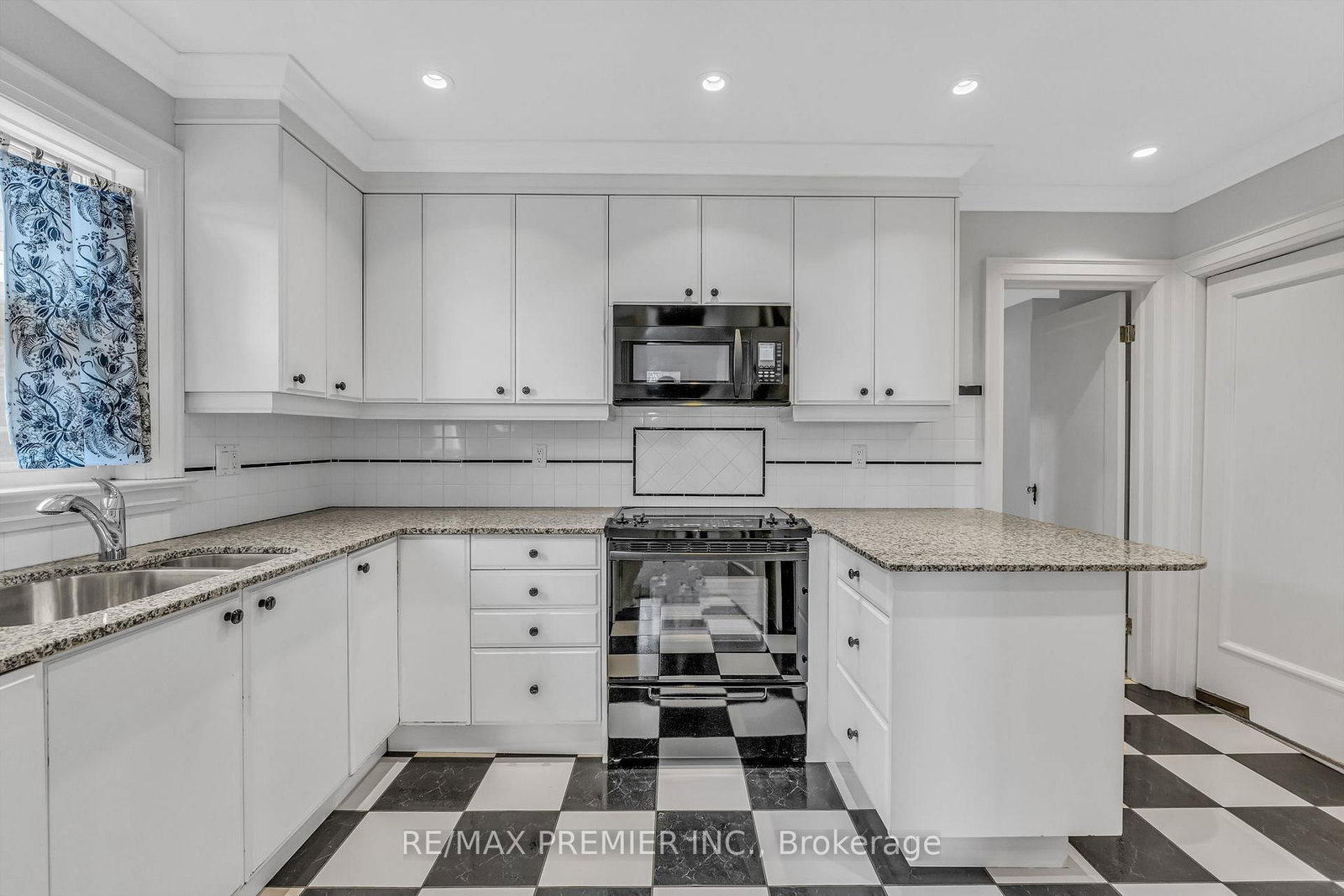 Detached House for lease at 2nd Floor-5 Killarney Road, Toronto, Ontario, M5P 1L7 - Forest Hill South - MLS: C12812530