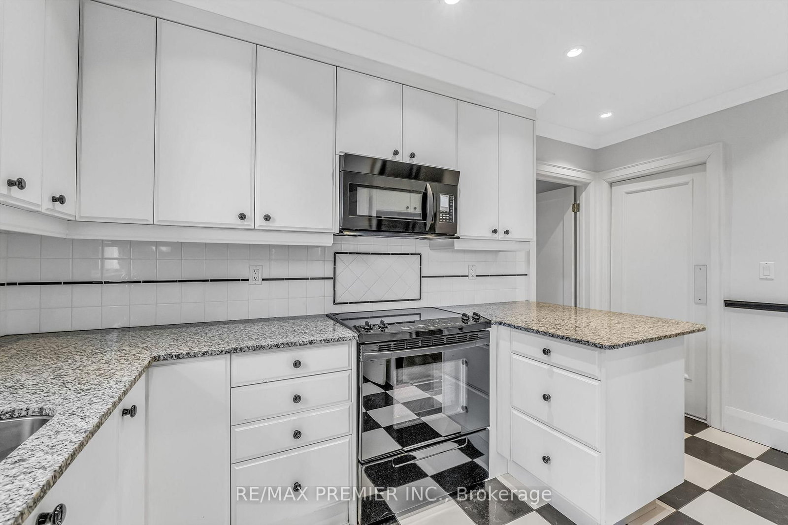 Detached House for lease at 2nd Floor-5 Killarney Road, Toronto, Ontario, M5P 1L7 - Forest Hill South - MLS: C12812530