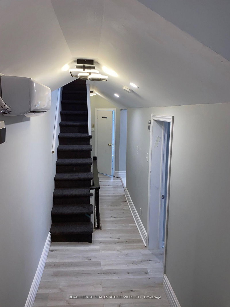 304 - 206 Carlton St, Toronto, M5A 2L1 | Image 3