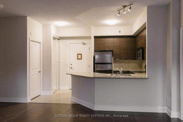 106 - 760 Sheppard Avenue W