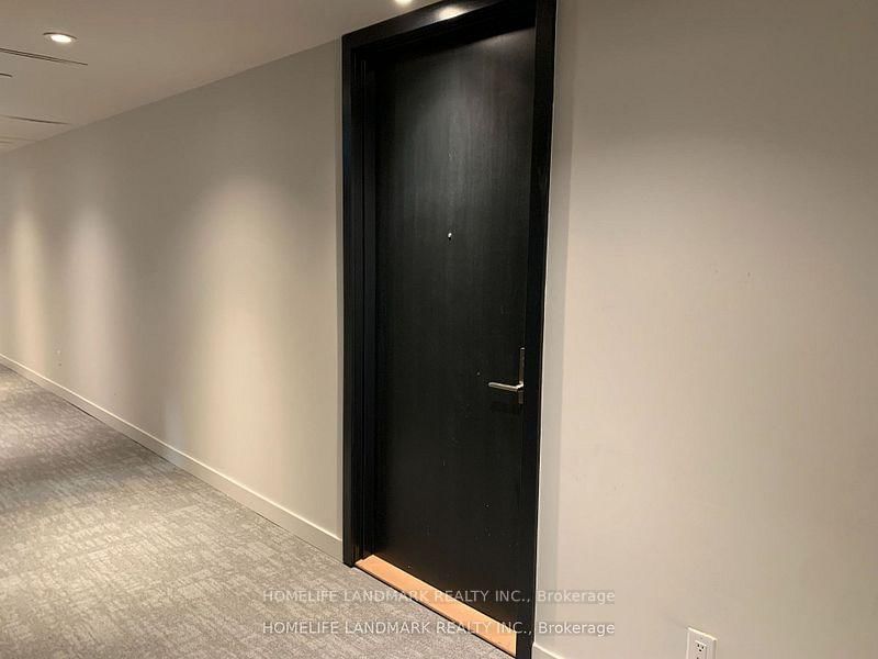 2605 - 81 Wellesley St E, Toronto, M4Y 0C5 | Image 2