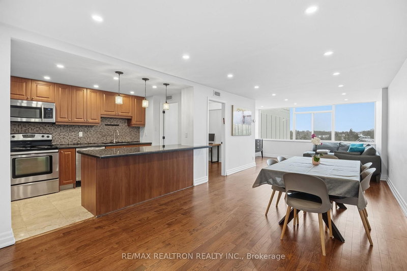 601 - 3000 Bathurst St, Toronto, M6B 3B4 | Image 2