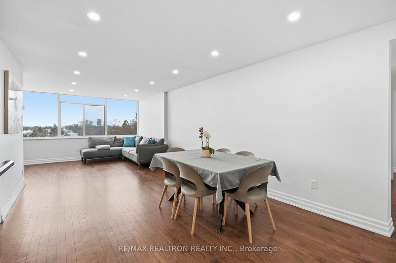 601 - 3000 Bathurst St, Toronto, M6B 3B4 | Image 3