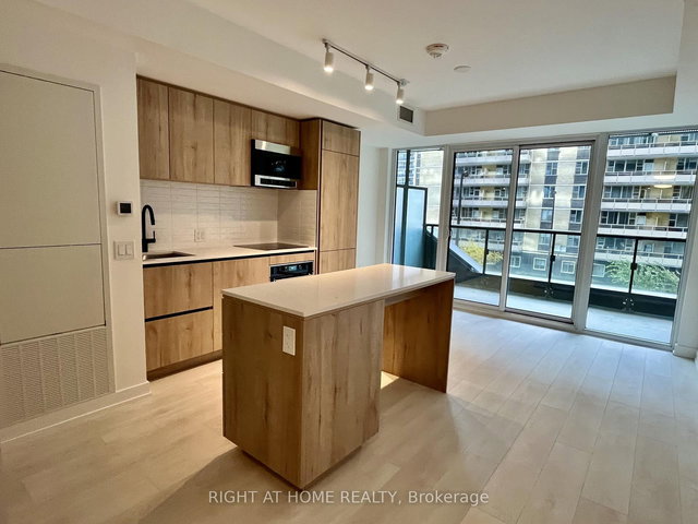 303 - 127 Broadway Avenue