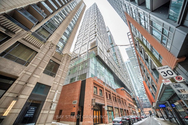 706 - 15 Mercer Street