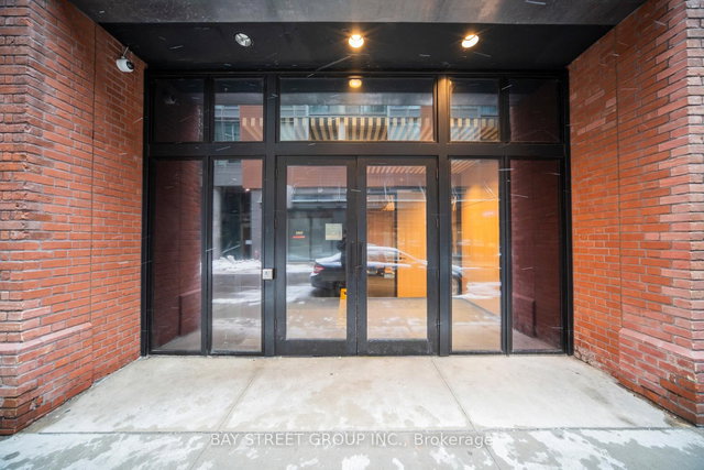 706 - 15 Mercer Street