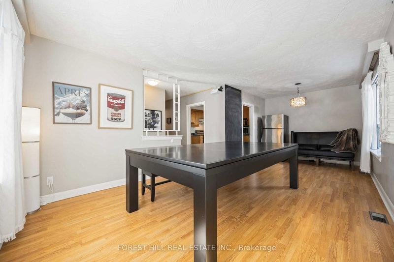44 Addison Cres, Toronto, M3B 1K8 | Image 3
