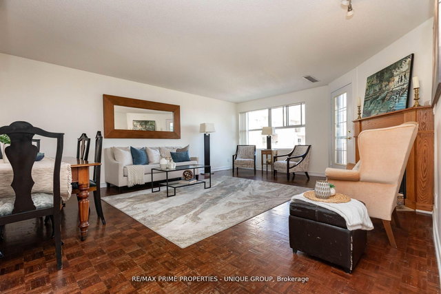 808 - 18 Concorde Place