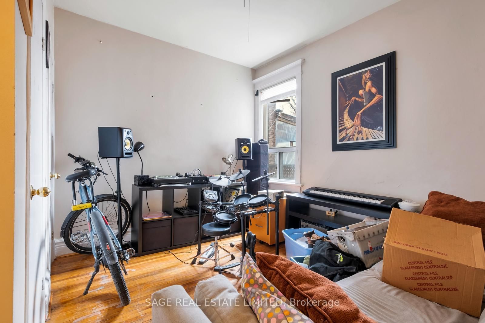 Listing Image 7