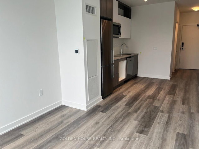 605 - 280 Dundas Street W