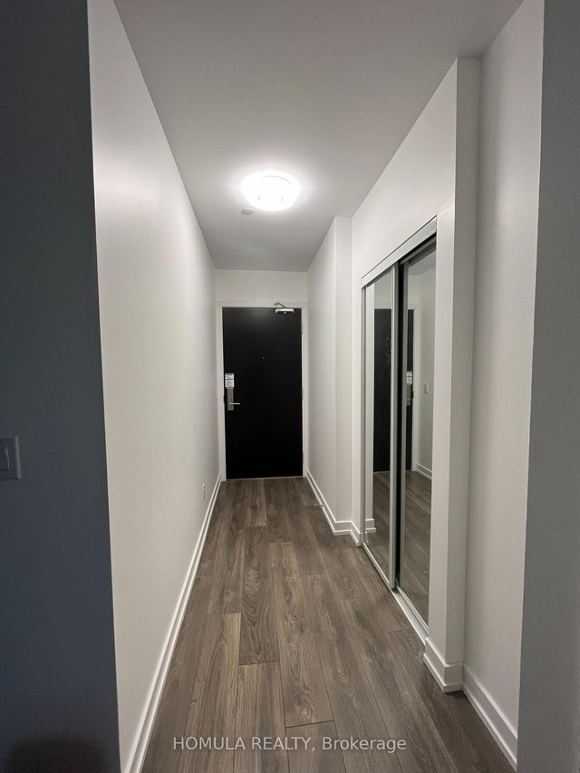 303 - 159 Wellesley Street E