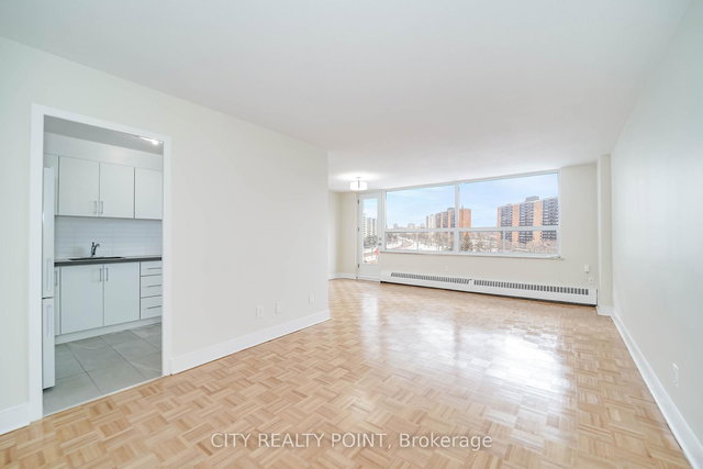 906 - 6200 Bathurst Street