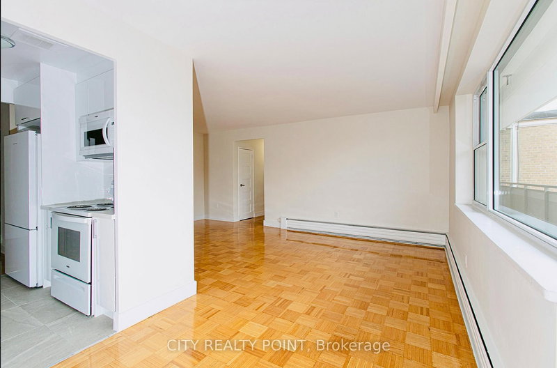 210 - 2 Grandstand Pl, Toronto, M4H 1E2 | Image 3