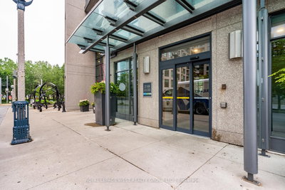 703-219 Fort York Boulevard, Toronto, Ontario image-0-3