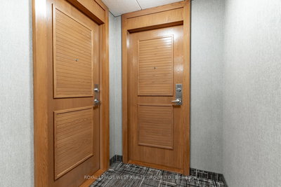 703-219 Fort York Boulevard, Toronto, Ontario image-0-4