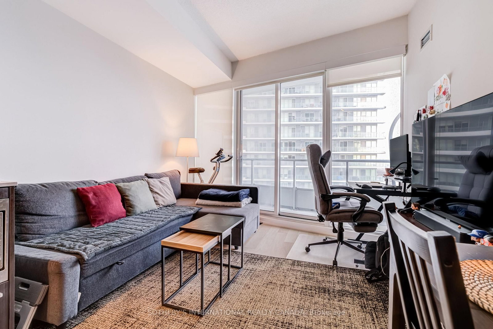 115 McMahon Drive, Unit 1906 - Photo 7