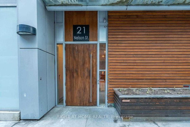 808 - 21 Nelson Street