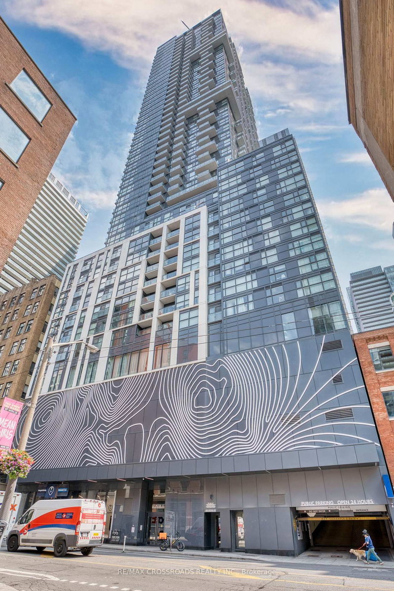 home for lease on 1103-87 Peter Street