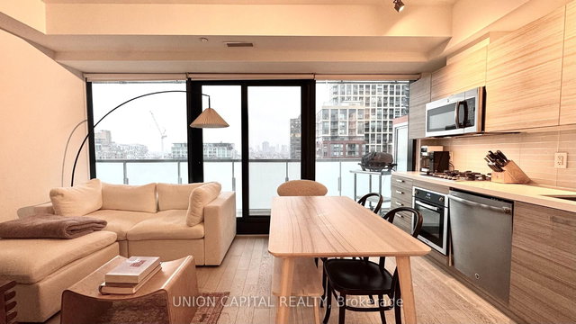 1204 - 11 Charlotte Street