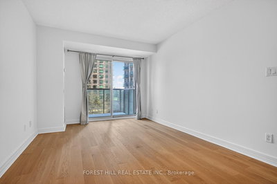 304-16 Harrison Garden Boulevard, Toronto, Ontario image-0-2