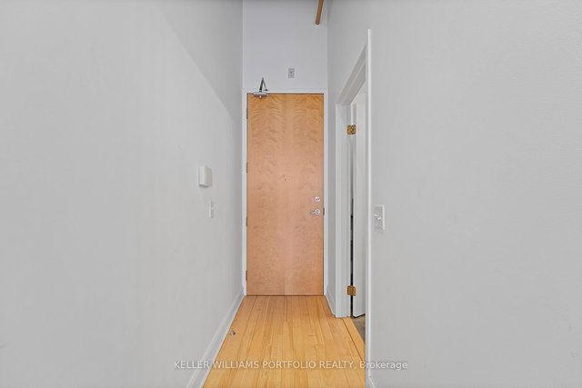 PH21 - 993 Queen Street W