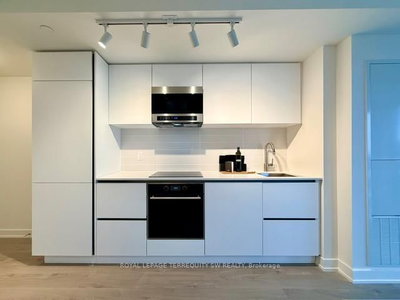 1005N-110 Broadway Avenue, Toronto, Ontario image-0-2