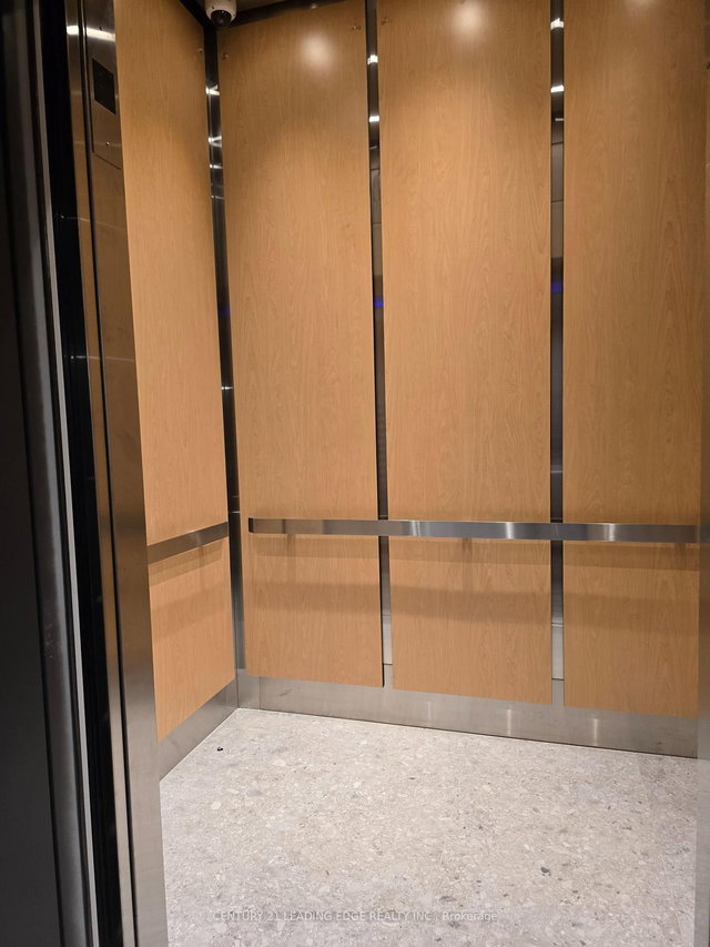 617 - 180 Front Street E