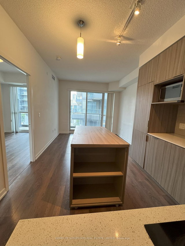 313 - 52 Forest Manor Road