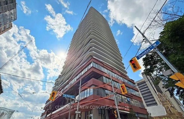 PH05 - 280 Dundas Street W