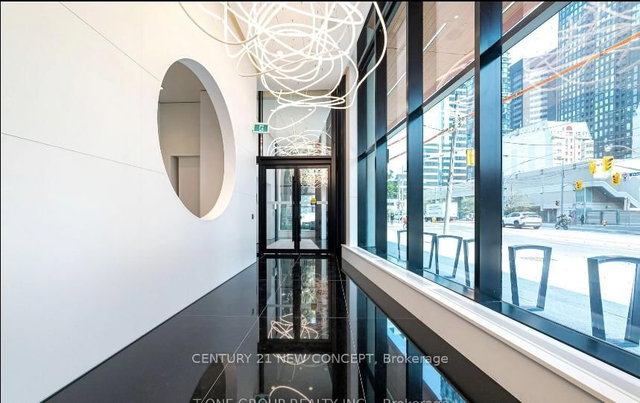 PH05 - 280 Dundas Street W