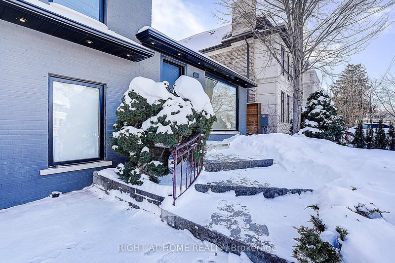 215 Churchill Ave, Toronto, M2R 1E2 | Image 2
