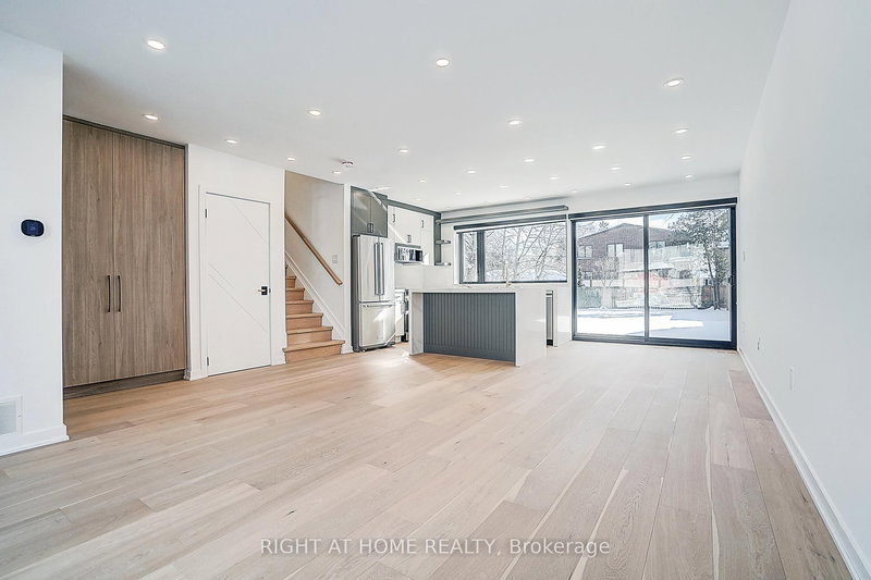 215 Churchill Ave, Toronto, M2R 1E2 | Image 3