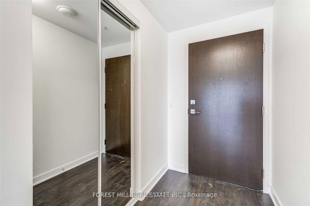 5401 - 2221 Yonge Street