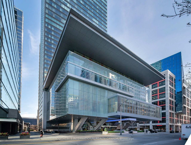 4201 - 183 Wellington Street W
