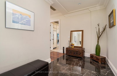 4201-183 Wellington Street West, Toronto, Ontario image-0-2