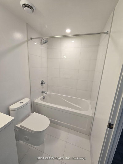 2920-230 Simcoe Street, Toronto, Ontario image-0-1