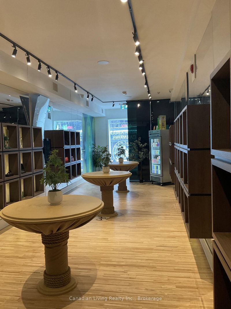 112 Sherbourne St, Toronto, M5A 2R2 | Image 3