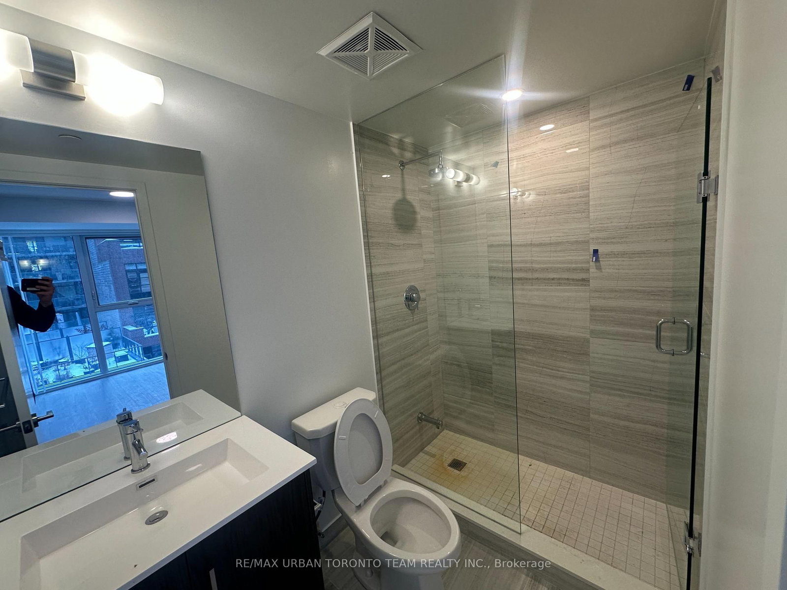 Condo for lease at 606-180 Front Street, Toronto, Ontario, M5A 0A9 - Moss Park - MLS: C12820622