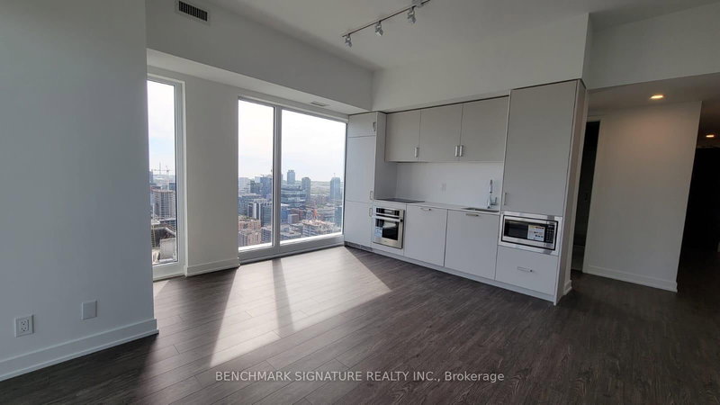 home for lease on 5002-88 Queen Street E