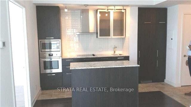 902 - 14 York Street