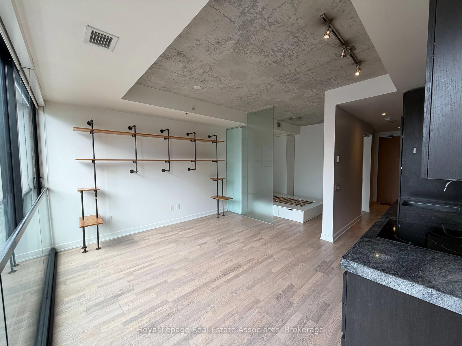 629 King Street W, Unit 628 - Photo 4