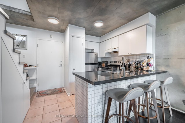 106 - 954 King Street W